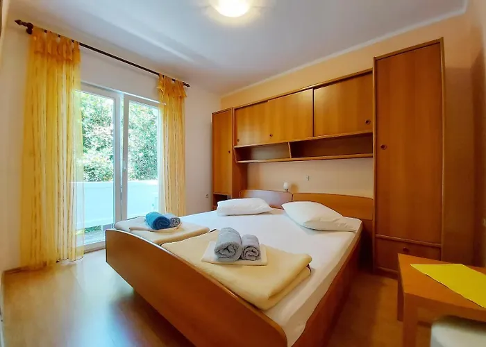 Appartamento With Parking Space Palit, Rab - 24108