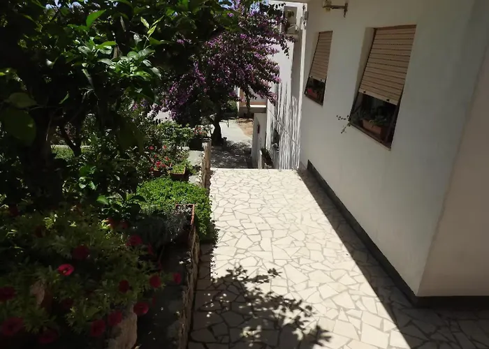 Appartamento With Parking Space Palit, Rab - 24108 *