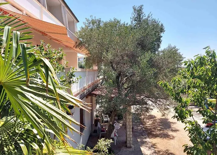 With Parking Space Palit, Rab - 24108 Appartamento Rab Town